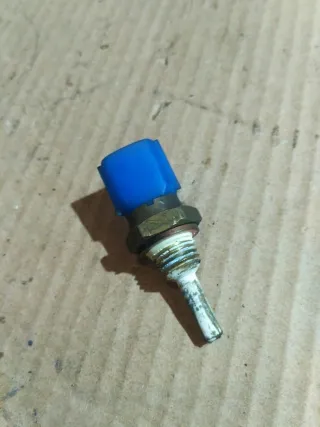 2263043Y00 датчик температуры NISSAN BLUEBIRD SYLPHY TG10 Nissan Bluebird G10 Арт 1052356, вид 1