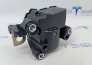 1089334-01,1089334-02,1496221-01,1500620-01 контактор высоковольтной батареи Tesla model 3 Арт 29863, вид 3