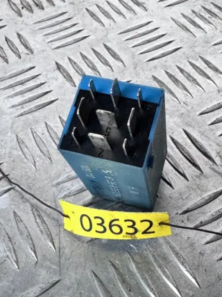 61358353094, 8353094 Реле стеклоочистителей (дворников) BMW 7 E32 Арт 03632, вид 2