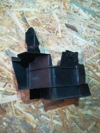  Дефлектор радиатора левый нижний Mazda 3 BK Арт 173812, вид 4