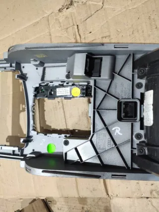 4F1864261 Консоль салона (кулисная часть) Audi A6 C6 (S6,RS6) Арт 93103582, вид 7