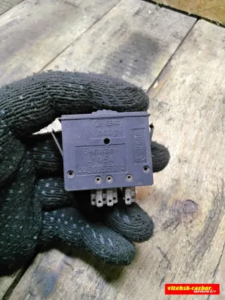 443035621A Кнопки (прочее) Audi 100 C3 Арт 93123402, вид 4