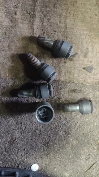  Болт колесный  Audi A6 C6 (S6,RS6) Арт 82996432, вид 1