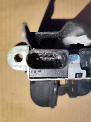 1K6827505F Замок крышки багажника Volkswagen Touran 2 Арт 93250858, вид 4