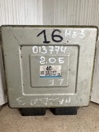 LF7018881F,E6T52277H2 Блок управления двигателем Mazda 3 BK Арт 93363268, вид 2