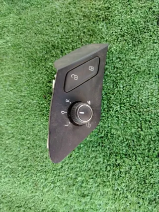 5G0962126A Кнопка центрального замка Volkswagen Golf 7 Арт 93516277, вид 1