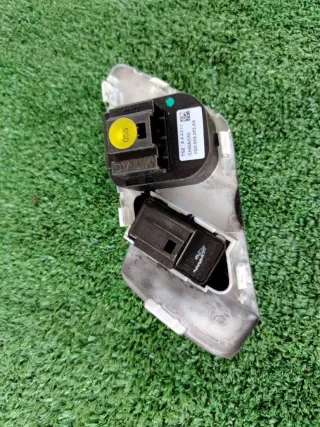 5G0962126A Кнопка центрального замка Volkswagen Golf 7 Арт 93516277, вид 2