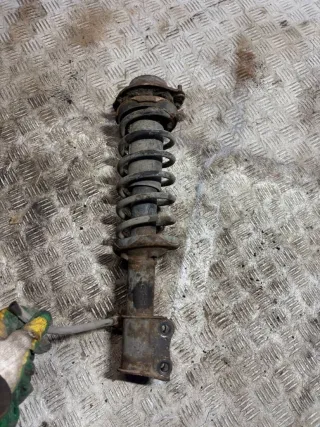  Стойка амортизатора переднего правого Mazda 121 2 Арт 93621124, вид 3