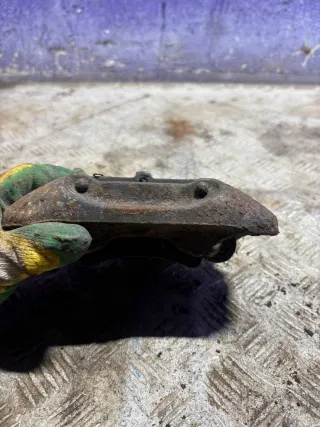  Суппорт тормозной передний правый Mazda 121 2 Арт 93621211, вид 3