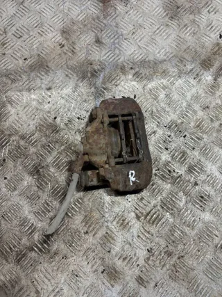  Суппорт тормозной передний правый Mazda 121 2 Арт 93621211, вид 1