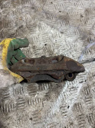  Суппорт тормозной передний левый Mazda 121 2 Арт 93621403, вид 3