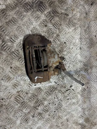  Суппорт тормозной передний левый Mazda 121 2 Арт 93621403, вид 1