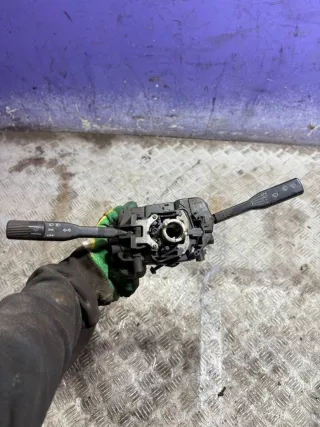  Переключатель подрулевой (стрекоза) Mazda 121 2 Арт 93621425, вид 1