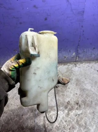  Бачок омывателя Mazda 121 2 Арт 93621438, вид 2