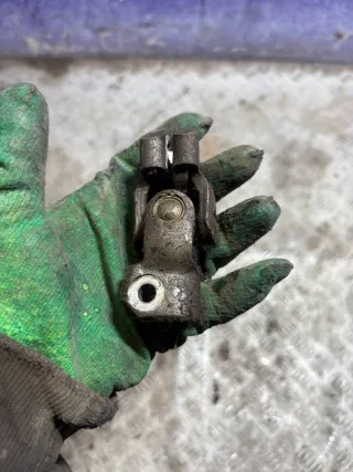  Рулевой карданчик Mazda 121 2 Арт 93621493, вид 2