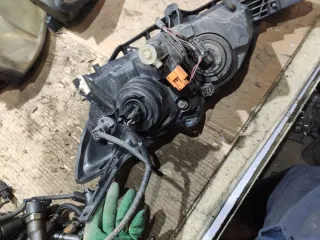  Фара передняя правая Mazda 3 BK Арт 93621752, вид 2