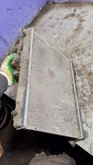  Радиатор основной Mazda 121 2 Арт 93622079, вид 1