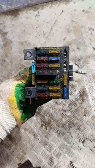  Блок предохранителей Mazda 121 2 Арт 93622090, вид 1