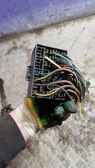  Блок предохранителей Mazda 121 2 Арт 93622090, вид 2