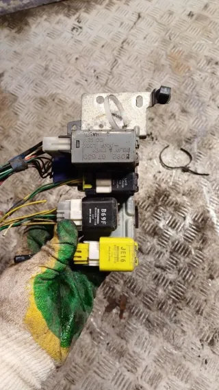  Блок реле Mazda 121 2 Арт 93622102, вид 1