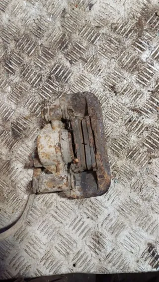  Суппорт тормозной передний левый Mazda 121 2 Арт 93622111, вид 2