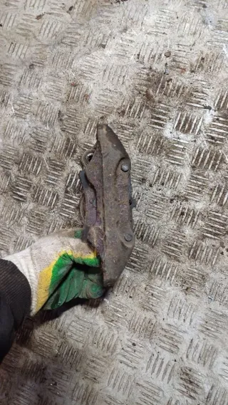  Суппорт тормозной передний правый Mazda 121 2 Арт 93622112, вид 3