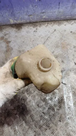  Расширительный бачок Mazda 121 2 Арт 93622114, вид 2