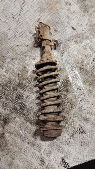  Стойка амортизатора переднего левого Mazda 121 2 Арт 93622125, вид 2