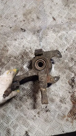  Ступица передняя правая Mazda 121 2 Арт 93622131, вид 2