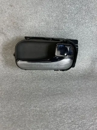  Ручка внутренняя задняя правая Nissan Primera 11 Арт 93922803, вид 1