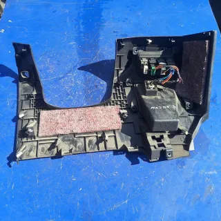 BP4K64181 Накладка декоративная на торпедо Mazda 3 BK Арт 93946896, вид 3