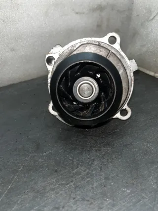 03C121008A, 03C121019L Насос антифриза (помпа) Volkswagen Caddy 3 Арт 94067596, вид 2