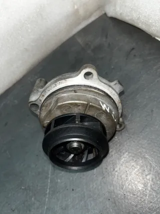 03C121008A, 03C121019L Насос антифриза (помпа) Volkswagen Caddy 3 Арт 94067596, вид 1