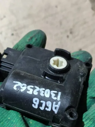 0132801359 Заслонка печки/климат-контроля Audi A6 C6 (S6,RS6) Арт 94155912, вид 5
