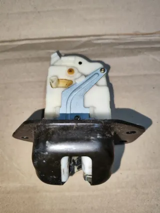  Замок крышки багажника Nissan Note E11 Арт 94195631, вид 3