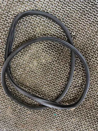  Уплотнитель двери задней правой Ford EcoSport Арт 94204300