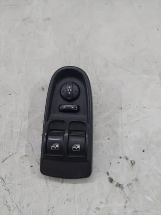  Кнопки стеклоподьемников Iveco Daily 5 Арт IVS01363, вид 1