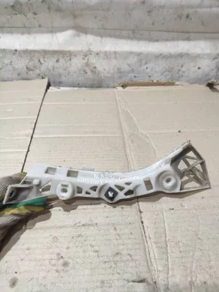  Кронштейн крепления бампера заднего Mazda 3 BK Арт 94393813, вид 1