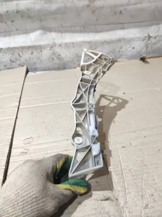  Кронштейн крепления бампера заднего Mazda 3 BK Арт 94393813, вид 2