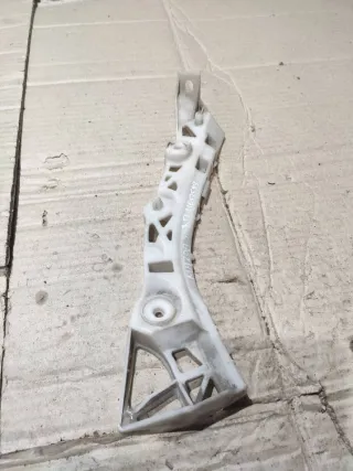  Кронштейн крепления бампера заднего Mazda 3 BK Арт 94394314, вид 1