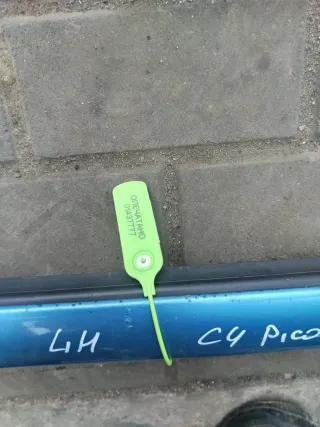  Молдинг стекла лобового Citroen C4 Picasso 1 Арт 01437777, вид 3