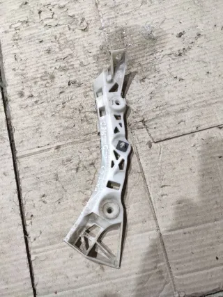  Кронштейн крепления бампера заднего Mazda 3 BK Арт 94480897, вид 1