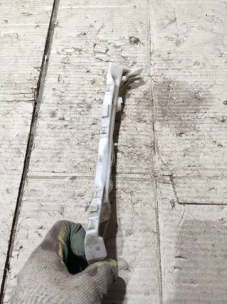  Кронштейн крепления бампера заднего Mazda 3 BK Арт 94480936, вид 2