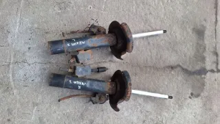  Амортизатор передний правый Mazda 3 BK Арт 94483266, вид 1