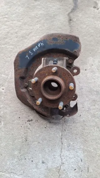  Ступица передняя правая Mazda 3 BK Арт 94483268, вид 1