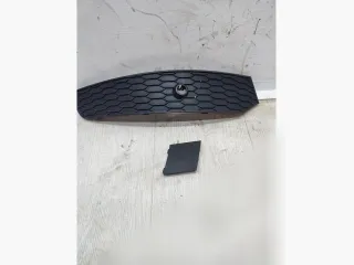 8U0807731B, 8U0807441J Заглушка (решетка) в бампер задний Audi Q3 1 Арт 152951930, вид 1