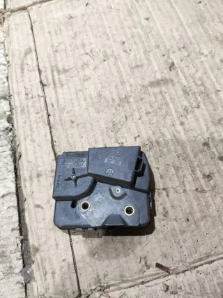 8218849 Замок стекла двери багажника BMW 5 E60/E61 Арт 94785359, вид 1