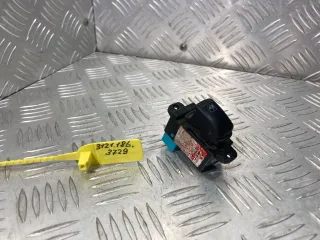  Кнопка стеклоподъемника заднего правого  Kia Rio 1 Арт 31211863729, вид 1
