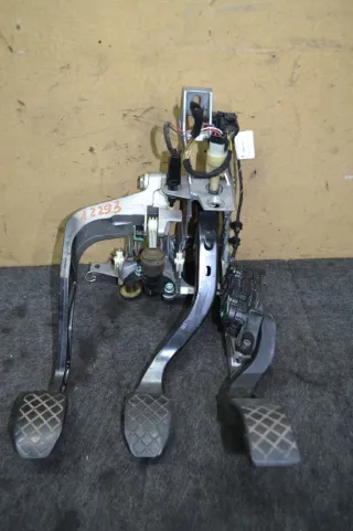 8D1721117K Педальный узел Audi A6 C6 (S6,RS6) Арт A2293, вид 1