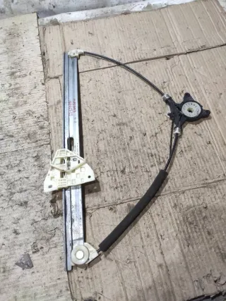  Стеклоподъемник левый передний Mazda 3 BK Арт 94952733, вид 1